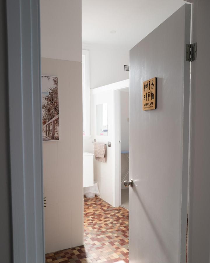 Seven Seas Hotel Carrington Екстериор снимка